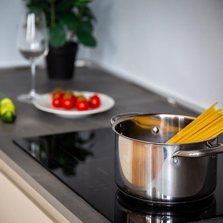 The Best Rent - Bright One-Bedroom Apartment In Corso Vittorio Emanuele II Милано Екстериор снимка