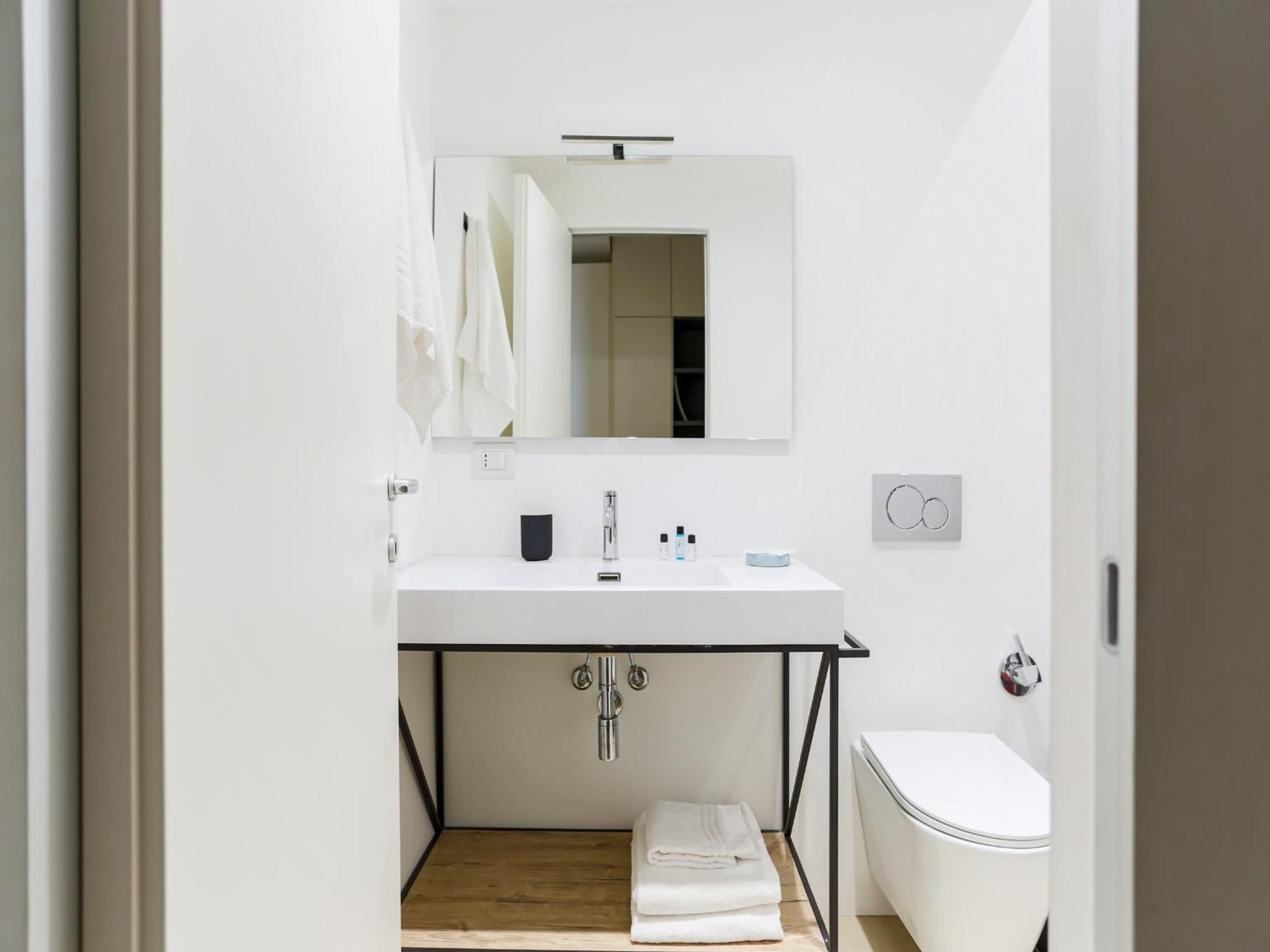 The Best Rent - Bright One-Bedroom Apartment In Corso Vittorio Emanuele II Милано Екстериор снимка