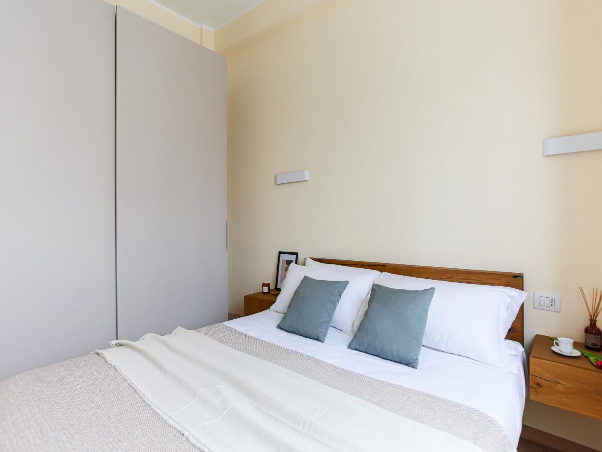 The Best Rent - Bright One-Bedroom Apartment In Corso Vittorio Emanuele II Милано Екстериор снимка